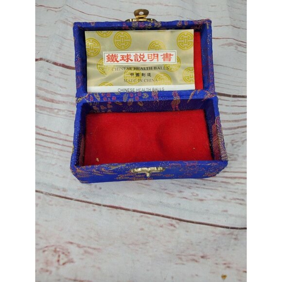 Chinese Yin Yang Black & White Health Stress Relief Balls with Carrying Case - Picture 6 of 10